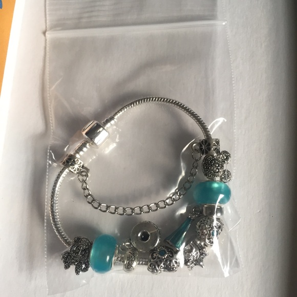 Blue Elsa Disney Charm Bracelet - Picture 7 of 8
